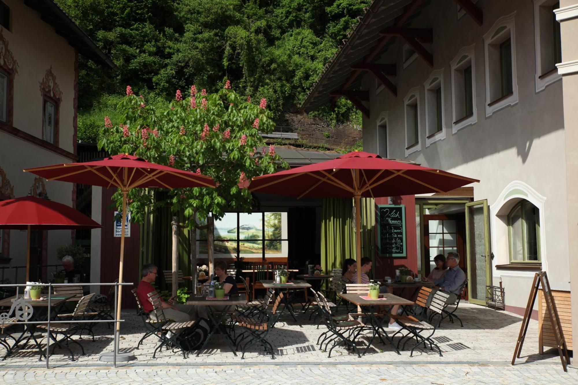 Hotel Hofwirt Neubeuern Exterior photo